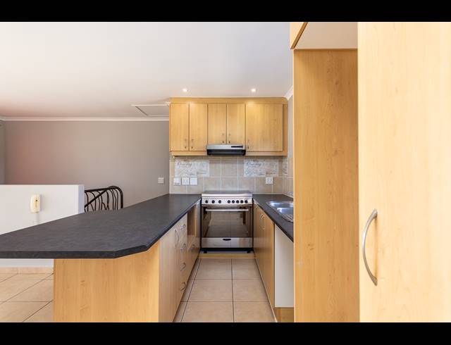 3 BEDROOM SEMI DETACHED TO LET IN BIG BAY